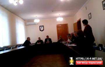 В Кам'янці-Подільському комісії відмовляються працювати відкрито
