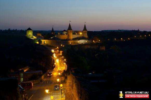 Фортеця в темряві