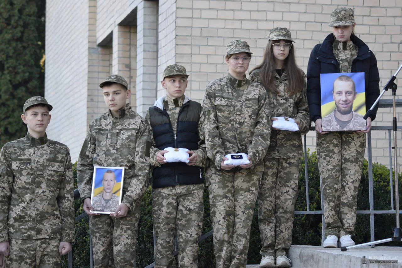 ВІДКРИЛИ ПАМ'ЯТНУ ДОШКУ ГЕРОЮ СЕРГІЮ ПЕЛИХУ