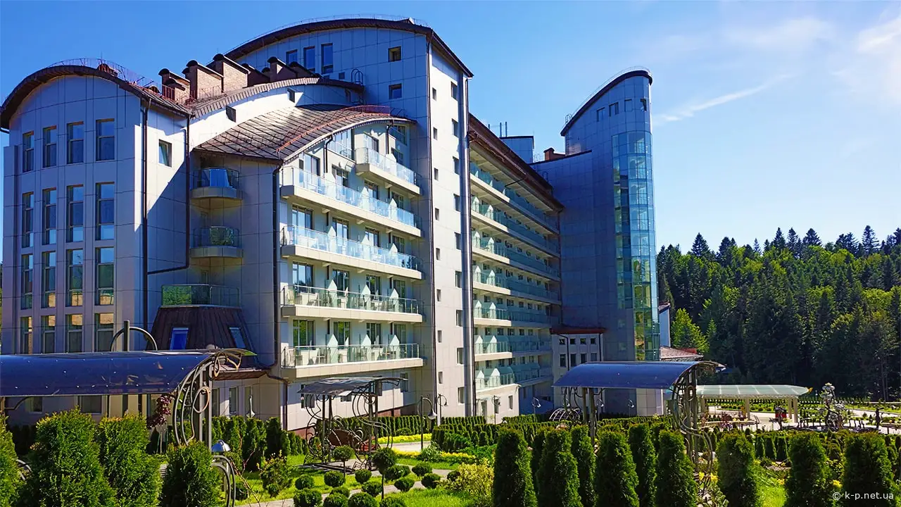 3. Три Сини та Донька