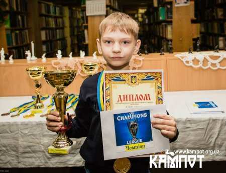 Олександ Довгалюк - чемпіон з шахів
